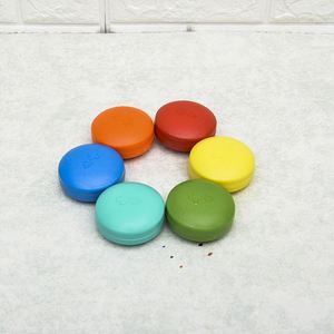 Pastillero Portátil Redondo de Plástico de Grado Alimenticio con 4 Compartimentos, Ideal para Viajes, Gran Venta - Product Image 1