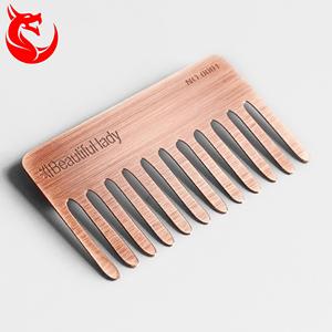 Cartes de visite en acier inoxydable laminé or rose de luxe personnalisées de la marque CLF, avec découpe laser et gravure sur métal. - Product Image 2