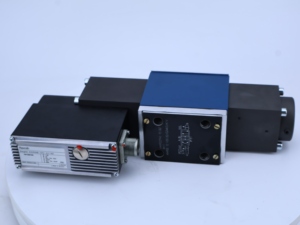 ชุดควบคุมทิศทางแบบสัดส่วนไฮดรอลิก 4WRLE 4WRSE ซีรีส์ 4WRSE10Q00-32/G24K0/A1V-657 สำหรับเครื่องจักรก่อสร้าง - Product Image 5
