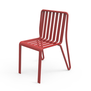 Chaise de jardin moderne en alliage d'aluminium rouge, minimaliste, légère, imperméable, empilable, avec pieds coniques pour une utilisation en extérieur - Product Image 1