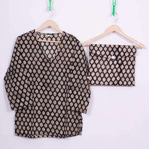 Ensemble de pyjama décontracté en coton tissé imprimé à la main, 100 % coton respirant, motif floral, col en V, manches longues, taille élastique - Product Image 1