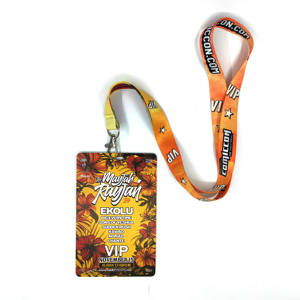 卸売パーソナライズカスタムプラスチックIDカードイベントパスイベント舞台裏バッジVIPパスバッジストラップ付き - Product Image 1