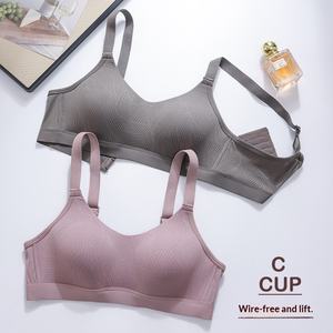 Sujetador Push-Up Inalámbrico de Copa Completa para Mujer, Tallas Grandes, Estilo Europeo-Americano, con Soporte Lateral, Ajustable, Transpirable y Delgado - Product Image 1