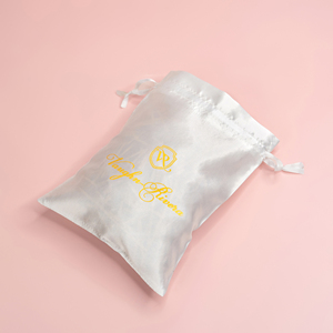 ถุงผ้าซาตินหรูหราคุณภาพสูงแบบมีเชือกผูก สำหรับใส่รองเท้า กระเป๋าถือ ของใช้เกี่ยวกับผม บรรจุภัณฑ์  พร้อมสกรีนโลโก้ ถุงเก็บวิกผม ถุงผ้าไหม - Product Image 3