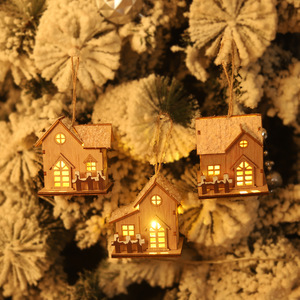 Petite maison en bois illuminée, nouvelle décoration de Noël créative transfrontalière pour bureau, décoration de sapin de Noël en forme de cabane en bois - Product Image 2