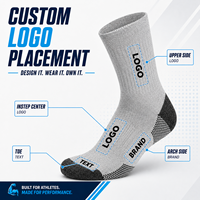 Chaussettes de sport en coton tricotées personnalisées, chaussettes de basketball rembourrées, chaussettes de course en plein air, chaussettes athlétiques pour hommes, chaussettes de sport personnalisées avec logo