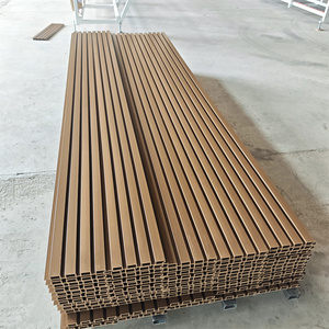 Panneau mural WPC de haute qualité, moderne, imperméable, ignifuge, insonorisant, anti-UV, résistant aux intempéries, 3 trous, pour extérieur, commerce et usage domestique - Product Image 1