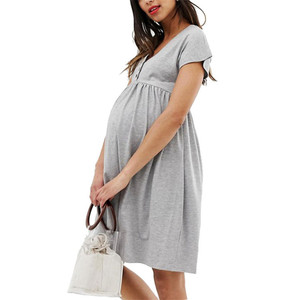 Pregnant Ladies in Dresses - Maternity Fashion at Its Best Pregnant Ladies in Dresses - Maternity Fashion at Its Best