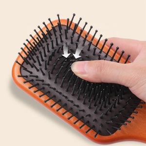 Cepillos de Peine de madera natural respetuosos con el medio ambiente personalizados <span class=keywords><strong>para</strong></span> el uso del cabello <span class=keywords><strong>fino</strong></span> <span class=keywords><strong>y</strong></span> recto grueso <span class=keywords><strong>y</strong></span> <span class=keywords><strong>rizado</strong></span> <span class=keywords><strong>para</strong></span> el hogar - Product Image 6