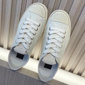 Tendance Mode : Baskets Blanches de Luxe Dorées, Style Urbain, Respirantes, à Lacets, Antidérapantes, de Designer - Product Image 4