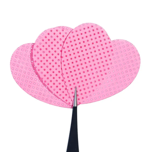 Toallitas de algodón coloridas en forma de corazón para limpiar el pegamento de pestañas y la boca del frasco - Product Image 6
