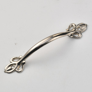 Antique Style Zinc Alloy Furniture Handle Bar Drawer Pull Traditional Design Durable - Product Image 1