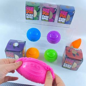 Nee Doh Fur Ball Pinch Le, Palla Antistress a Lenta Risposta, Morbida, Riempita di Farina, Giocattolo per la Decompressione in Plastica - Product Image 4