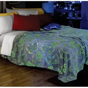 Couverture double Shine Light qui brille dans le noir, motif de manette de jeu, literie en peluche rectangulaire, toutes saisons - Product Image 3