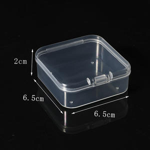 Boîte de rangement carrée transparente en plastique 6x6x1,8 cm avec couvercle pour emballage de bijoux et d'accessoires - Product Image 3