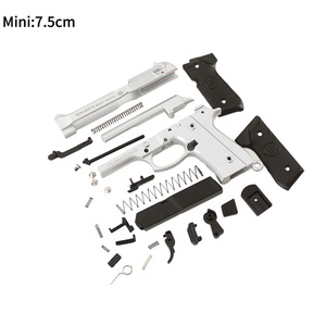 Modèle réduit d'armes en alliage Vente en gros Nouveaux produits 1:3 Beretta 7.5cm Mini pistolet en métal Porte-clés Modèle pistolet détachable Jouet - Product Image 6