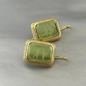 Orecchini a Perno E4538 in Oro con Design Floreale in Pietra Naturale, Montatura a Castone, Classici Unisex per Uso Quotidiano - Product Image 4