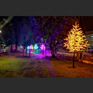 Vente directe usine – Nouveauté : Arbre de Noël artificiel lumineux en résine pour extérieur, 3 m, avec fleurs de cerisier LED IP65 - Product Image 3