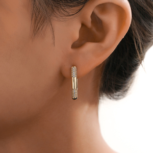 2025 fabricant en gros nouveau creux en forme de V 14k cuivre plaqué or incrusté de Zircon vêtements quotidiens boucles d'oreilles en laiton bijoux pour femmes - Product Image 3