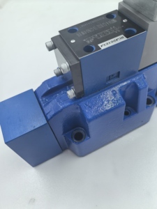 Contrôle hydraulique, débit de 400 L/min, 315 bars, retour d'information sur position électrique - Product Image 3