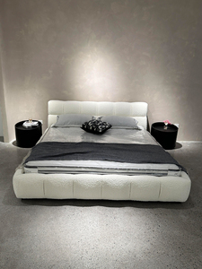 <span class=keywords><strong>Lit</strong></span> Queen Size <span class=keywords><strong>de</strong></span> Style Italien <span class=keywords><strong>de</strong></span> Luxe avec Matelas en Mousse Éponge Complet, S'adaptant Facilement à l'Aménagement <span class=keywords><strong>de</strong></span> la Chambre Entière - Product Image 1