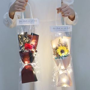 Bouquet de fleurs séchées au peptide Xi avec lumières LED dans un sac cadeau pour la fête des mères, la Saint-Valentin, la fête des enseignants - Product Image 1