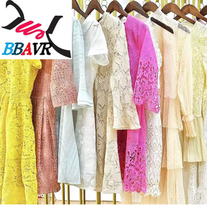 ชุดเดรสไหมพรมยาวมือสอง  เสื้อผ้ามือสองสำหรับผู้หญิง - Product Image 2