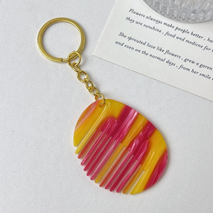 Pequeño peine de acetato colorido con textura, mini y lindo, colgante para llavero, accesorio portátil para bolso y coche - Product Image 3