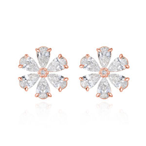 Pendientes de Plata con Diamantes de Laboratorio en Forma de Flor - Plata de Ley S925 Hechos a Mano, Hipoalergénicos y Brillantes - Product Image 6