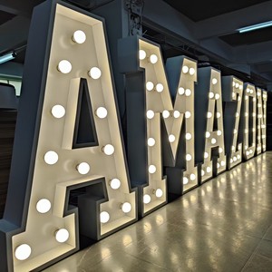 Lettres lumineuses LED géantes de 5 pieds, lettres lumineuses en bois de 4 pieds, lettres lumineuses LED électroniques de grande taille, numéros - Product Image 5