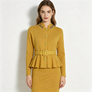 Nuovo Set Elegante da Donna per le Vacanze 2026, Alta Qualità, Due Pezzi con Bottoni Floreali, Cardigan Lavorato a Maglia e Gonna, Set <span class=keywords><strong>Casual</strong></span> con Cintura - Product Image 4