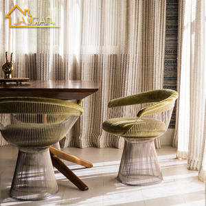 Silla de brazo de tela de diseñador clásico, sillón de salón de tela para dormitorio, tapizado, de terciopelo - Product Image 4