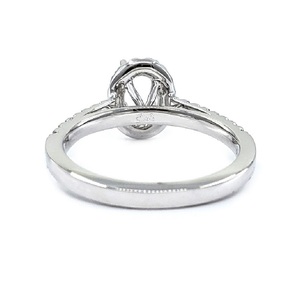 Bague de fiançailles classique sur mesure en or blanc de qualité supérieure avec diamant naturel, sertie d'une halo ovale et pavé, idéale pour les mariages féminins - Product Image 3