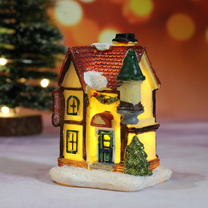 Decoración Navideña al por Mayor, Luces LED para el Hogar, Adornos Navideños, Pequeños Edificios de Resina en Miniatura para el Hogar, Regalos para Niños - Product Image 5