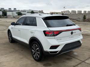 Volkswagen <span class=keywords><strong>T</strong></span>-<span class=keywords><strong>Roc</strong></span> 280TSI DSG 2WD Time Edition essence SUV d'<span class=keywords><strong>occasion</strong></span> 2023 pour l'exportation - Product Image 6