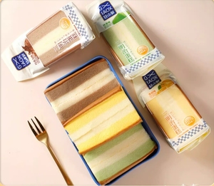 Gâteau triangulaire au fromage, aux noix, au <span class=keywords><strong>durian</strong></span>, à la fraise, à l'orange, au matcha, aux œufs et au chocolat, idéal pour le petit-déjeuner des étudiants, vente chaude - Product Image 3