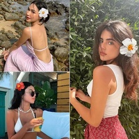 Pince à cheveux Hawaïenne 10 cm avec fleurs artificielles faites à la main : Plumeria, Hibiscus et Chèvrefeuille