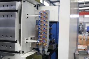 <span class=keywords><strong>Precio</strong></span> bajo 1100 <span class=keywords><strong>Litros</strong></span> <span class=keywords><strong>cubo</strong></span> de <span class=keywords><strong>basura</strong></span> al aire libre máquina de moldeo por inyección cubos de <span class=keywords><strong>basura</strong></span> de plástico que hacen la máquina - Product Image 5