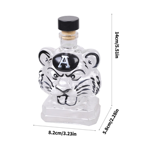 Carafe en verre en forme de tête de tigre, verre sans plomb avec détails peints en noir, idéale pour les spiritueux et la décoration de bar - Product Image 4