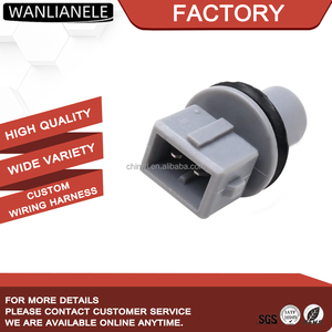 Prise et câble pour éclairage de plaque d'immatriculation Toyota 81275-02070 pour Yaris - Product Image 1