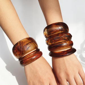 Pulsera de Acrílico con Patrón Marrón <span class=keywords><strong>y</strong></span> Certificado UJBOX REACH, Joyería para Mujer, Brazaletes Brillantes, Joyería de Moda al por Mayor - Product Image 1