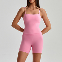 Ensemble de sport deux pièces pour femme : débardeur à fines bretelles et short cycliste taille haute, coupe ajustée, tenue de sport pour la gym