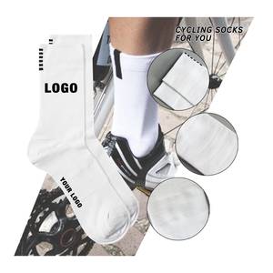 Chaussettes de cyclisme athlétiques personnalisées avec logo, en coton, pour la course et le sport, vente en gros d'usine - Product Image 4