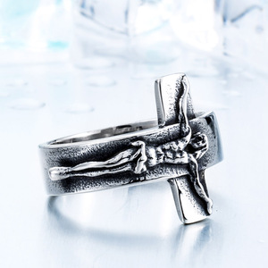 แหวนผู้ชายลายกางเขนชุบเงินโบราณ ดีไซน์แหวนแฟชั่นสแตนเลส - Product Image 3