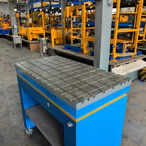 Mesa <span class=keywords><strong>de</strong></span> ensamblaje <span class=keywords><strong>de</strong></span> hierro fundido con ranura en T <span class=keywords><strong>de</strong></span> alta precisión, personalizada por fabricante chino, resistente al óxido, con plataforma <span class=keywords><strong>de</strong></span> ranura en forma <span class=keywords><strong>de</strong></span> T - Product Image 3