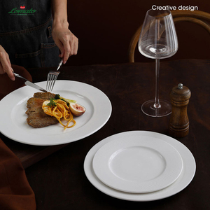 Plato de cerámica estilo europeo con textura de nervaduras diagonales, plato de porcelana para servir en restaurantes, hoteles, catering, para bistecs y ensaladas. - Product Image 6
