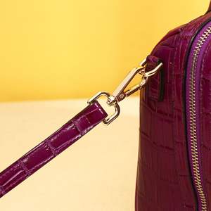 Bolso de Hombro de Diseño en Cuero de Cocodrilo Genuino de Alta Calidad, Bolsa de Viaje Tipo Duffel, con Cierre y Logotipo Personalizado, Impermeable - Product Image 6