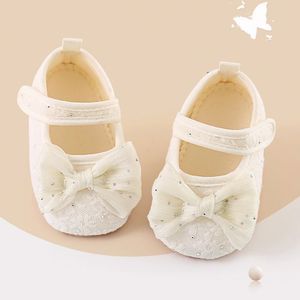 Zapatos <span class=keywords><strong>para</strong></span> niñas, primavera y verano, zapatos de princesa <span class=keywords><strong>con</strong></span> lazo de encaje <span class=keywords><strong>para</strong></span> <span class=keywords><strong>bebés</strong></span> recién nacidos, zapatos infantiles antideslizantes de fondo suave <span class=keywords><strong>para</strong></span> interiores - Product Image 1