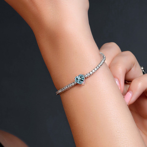 <span class=keywords><strong>Bracciale</strong></span> Tennis Classico in Acciaio Inossidabile Argento con Zirconi Scintillanti a Cuore Rosa per <span class=keywords><strong>Donna</strong></span>, Gioiello Regalo - Product Image 4