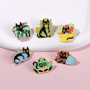 Broche de Gatos con 22 Diseños, Diseño Personalizado, Lindos y Divertidos Gatos en una Planta, Pin de Solapa de Metal con Dibujos Animados - Product Image 1